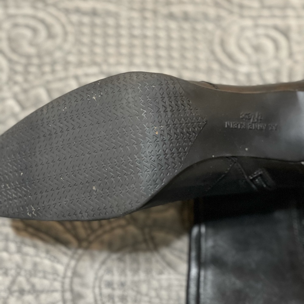 Boots, barely worn,  no scuff or wear marks.